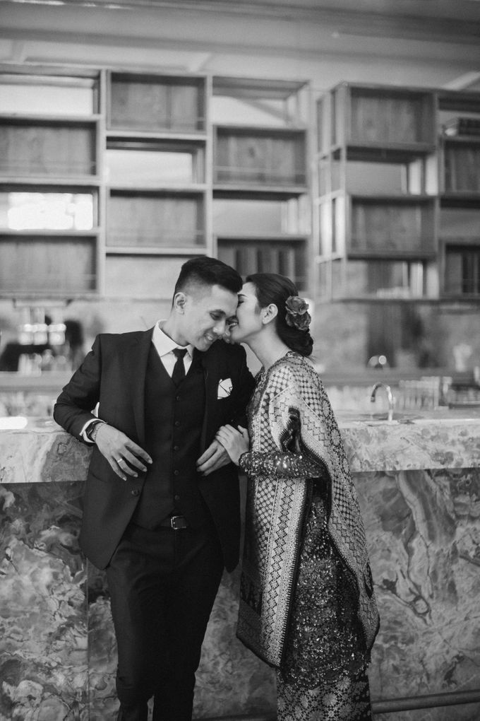 Adrian & Desi Wedding Day by THE TRIBRATA Darmawangsa Jakarta - 030