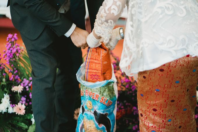 Adrian & Desi Wedding Day by THE TRIBRATA Darmawangsa Jakarta - 007 Adrian & Desi Wedding Day by THE TRIBRATA Darmawangsa Jakarta - 007