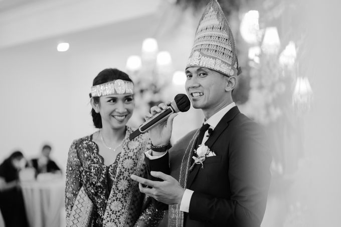 Adrian & Desi Wedding Day by THE TRIBRATA Darmawangsa Jakarta - 008