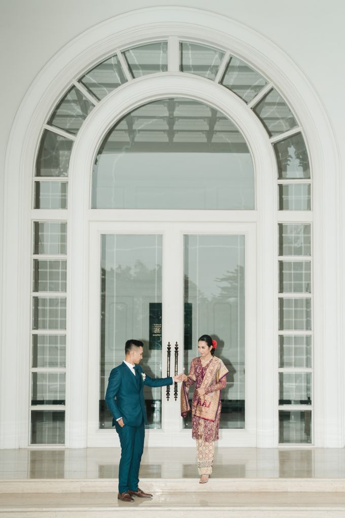 Adrian & Desi Wedding Day by THE TRIBRATA Darmawangsa Jakarta - 018