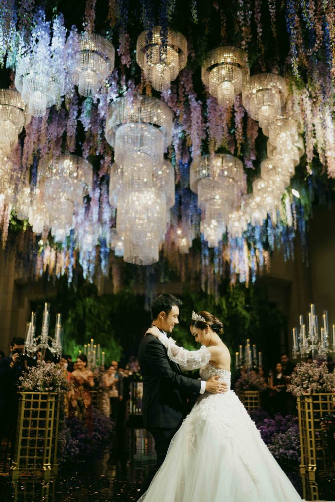 Hugo & Nicole Wedding Reception at Sampoerna Strategic by AKSA Creative - 021