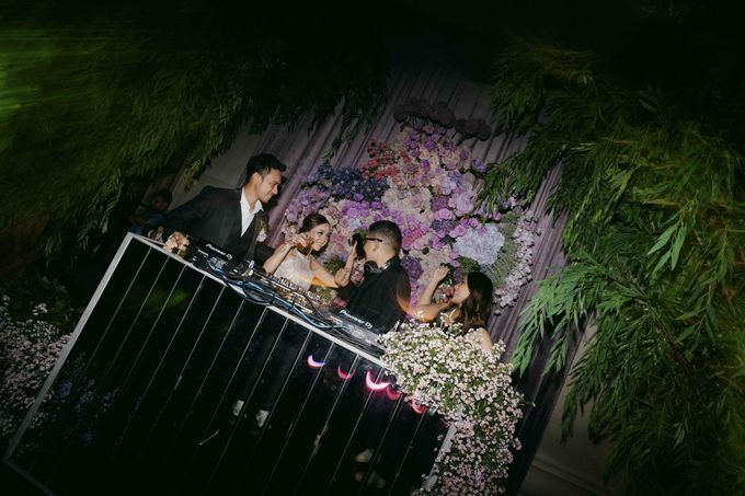 Hugo & Nicole Wedding Reception at Sampoerna Strategic by AKSA Creative - 012