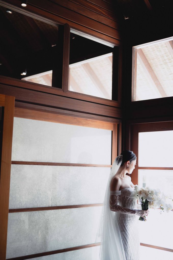 Piero & Violetta Wedding at Tirtha Uluwatu Bali by Prabha MUA - 037 Piero & Violetta Wedding at Tirtha Uluwatu Bali by Prabha MUA - 037
