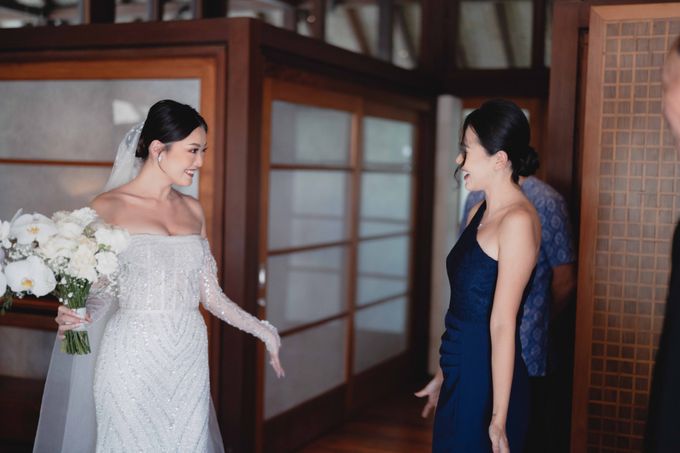 Piero & Violetta Wedding at Tirtha Uluwatu Bali by Prabha MUA - 036 Piero & Violetta Wedding at Tirtha Uluwatu Bali by Prabha MUA - 036