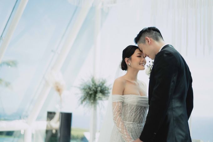 Piero & Violetta Wedding at Tirtha Uluwatu Bali by Prabha MUA - 025 Piero & Violetta Wedding at Tirtha Uluwatu Bali by Prabha MUA - 025