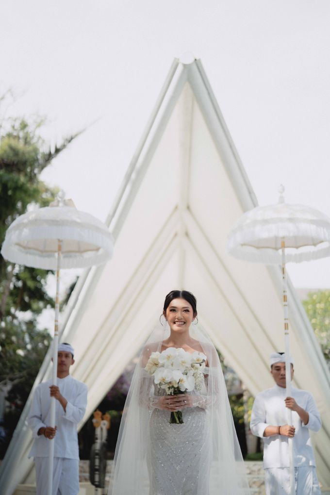 Piero & Violetta Wedding at Tirtha Uluwatu Bali by Prabha MUA - 022 Piero & Violetta Wedding at Tirtha Uluwatu Bali by Prabha MUA - 022