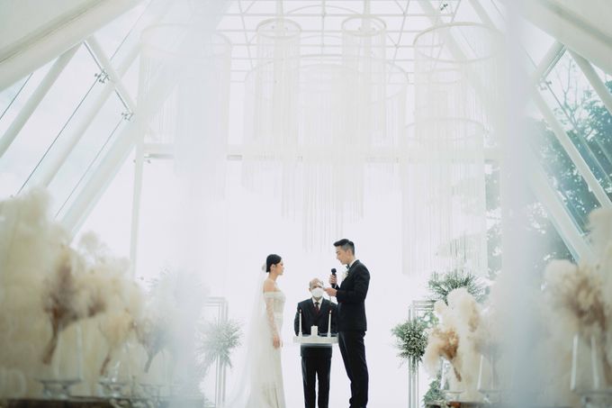 Piero & Violetta Wedding at Tirtha Uluwatu Bali by Prabha MUA - 020 Piero & Violetta Wedding at Tirtha Uluwatu Bali by Prabha MUA - 020