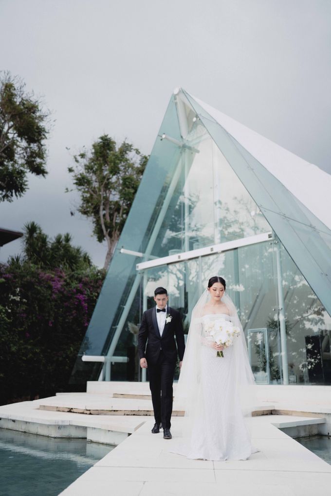 Piero & Violetta Wedding at Tirtha Uluwatu Bali by Prabha MUA - 017 Piero & Violetta Wedding at Tirtha Uluwatu Bali by Prabha MUA - 017