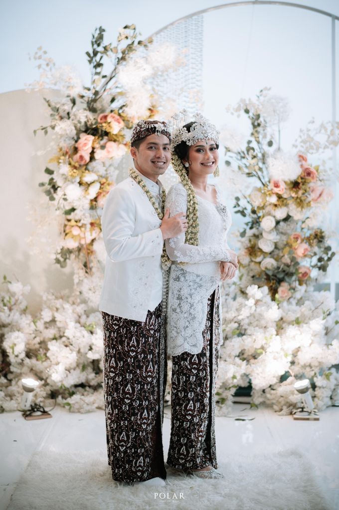 Ratih & Fizry Wedding Decoration at Trans 18th Floor by Valentine Wedding Decoration - 017