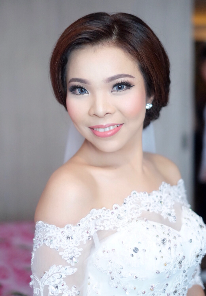 Mrs vivi morning look by Agnes Yosi Make Up Artist - 004