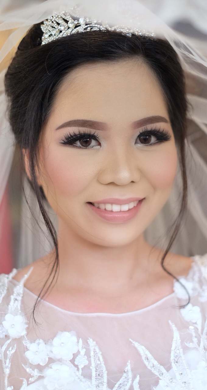 Airbrush make up, Morning look Mrs. Vina by Agnes Yosi Make Up Artist
