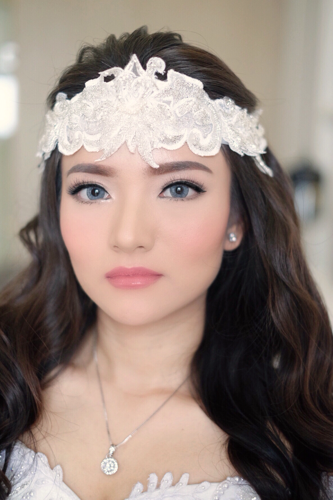 soft brides make up as requested Ms. rere by Agnes Yosi Make Up Artist - 003