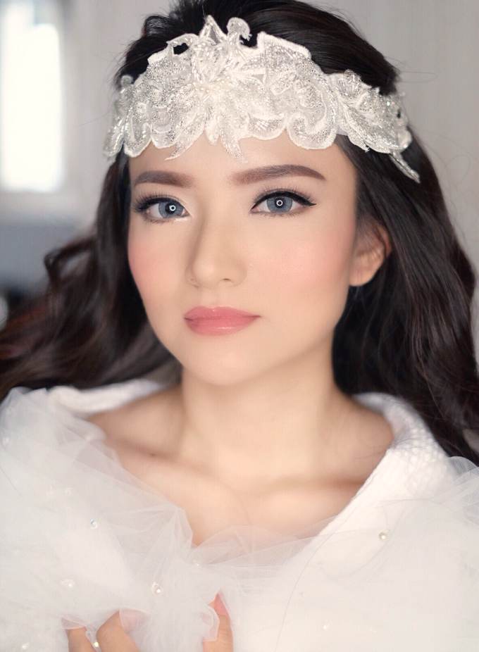 soft brides make up as requested Ms. rere by Agnes Yosi Make Up Artist - 002