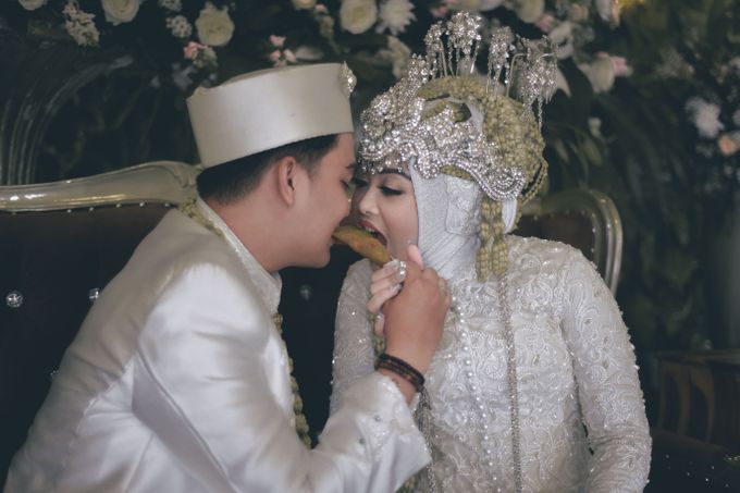 Pernikahan Eggy dan Ferian by Monata Wedding Organizer - 007 Pernikahan Eggy dan Ferian by Monata Wedding Organizer - 007