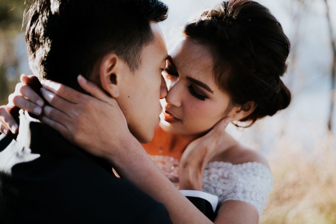 Bromo Prewedding Yudhi & Jillie by AHENjunius Photography - 014 Bromo Prewedding Yudhi & Jillie by AHENjunius Photography - 014