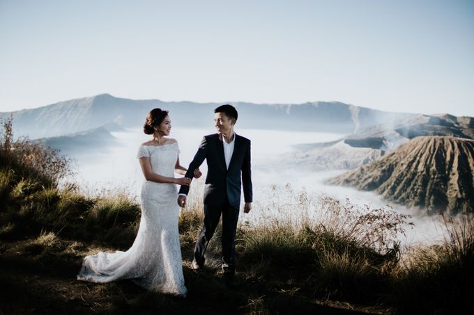 Bromo Prewedding Yudhi & Jillie by AHENjunius Photography - 016 Bromo Prewedding Yudhi & Jillie by AHENjunius Photography - 016