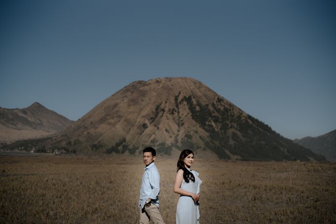 Bromo Prewedding Yudhi & Jillie by AHENjunius Photography - 022 Bromo Prewedding Yudhi & Jillie by AHENjunius Photography - 022