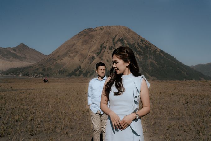 Bromo Prewedding Yudhi & Jillie by AHENjunius Photography - 023 Bromo Prewedding Yudhi & Jillie by AHENjunius Photography - 023