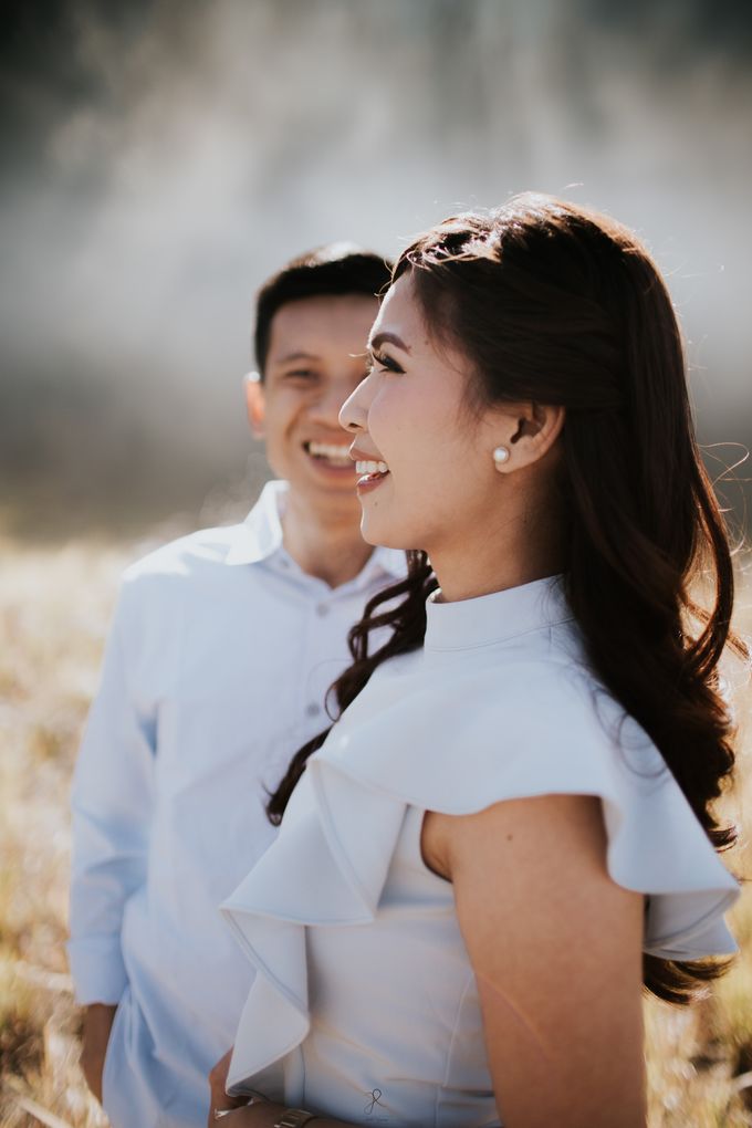 Bromo Prewedding Yudhi & Jillie by AHENjunius Photography - 027 Bromo Prewedding Yudhi & Jillie by AHENjunius Photography - 027