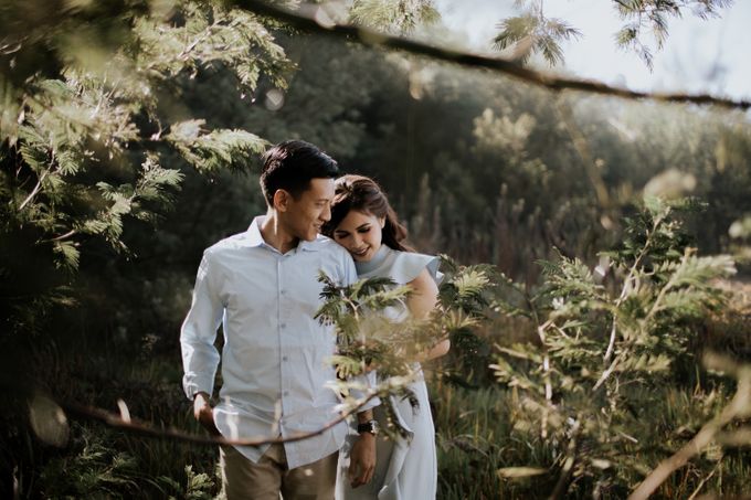 Bromo Prewedding Yudhi & Jillie by AHENjunius Photography - 031 Bromo Prewedding Yudhi & Jillie by AHENjunius Photography - 031