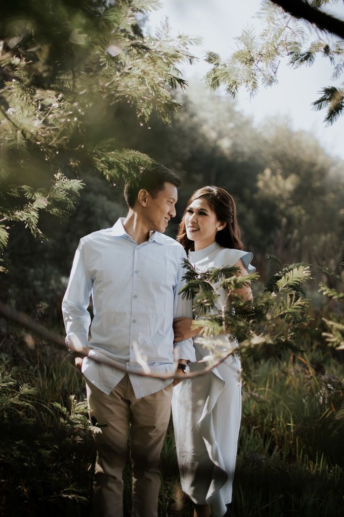 Bromo Prewedding Yudhi & Jillie by AHENjunius Photography - 032 Bromo Prewedding Yudhi & Jillie by AHENjunius Photography - 032
