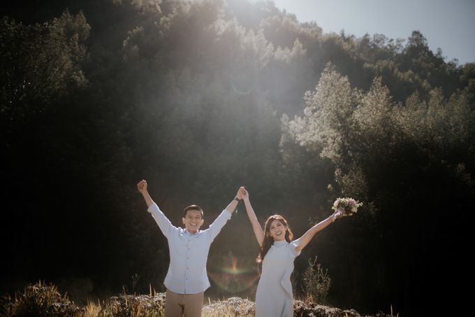 Bromo Prewedding Yudhi & Jillie by AHENjunius Photography - 033 Bromo Prewedding Yudhi & Jillie by AHENjunius Photography - 033