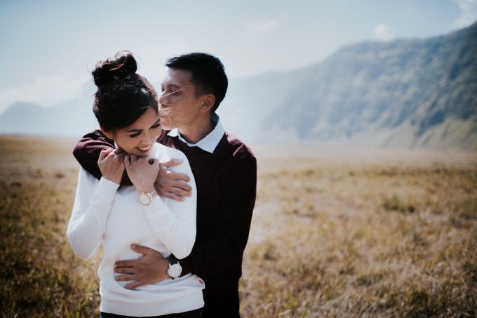 Bromo Prewedding Yudhi & Jillie by AHENjunius Photography - 036 Bromo Prewedding Yudhi & Jillie by AHENjunius Photography - 036
