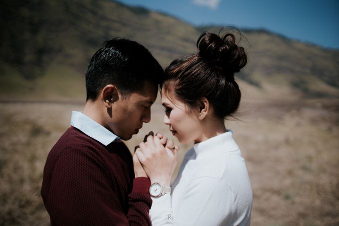 Bromo Prewedding Yudhi & Jillie by AHENjunius Photography - 038 Bromo Prewedding Yudhi & Jillie by AHENjunius Photography - 038