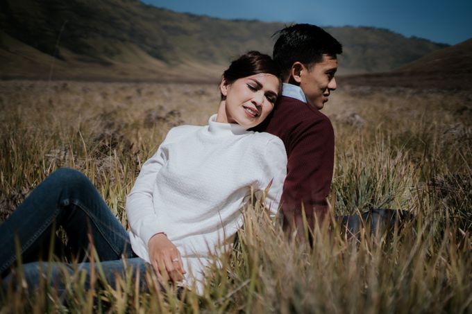 Bromo Prewedding Yudhi & Jillie by AHENjunius Photography - 039 Bromo Prewedding Yudhi & Jillie by AHENjunius Photography - 039