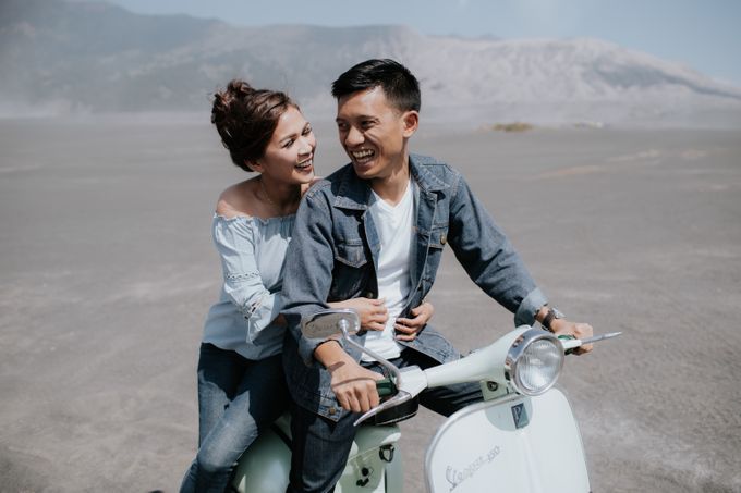 Bromo Prewedding Yudhi & Jillie by AHENjunius Photography - 044 Bromo Prewedding Yudhi & Jillie by AHENjunius Photography - 044