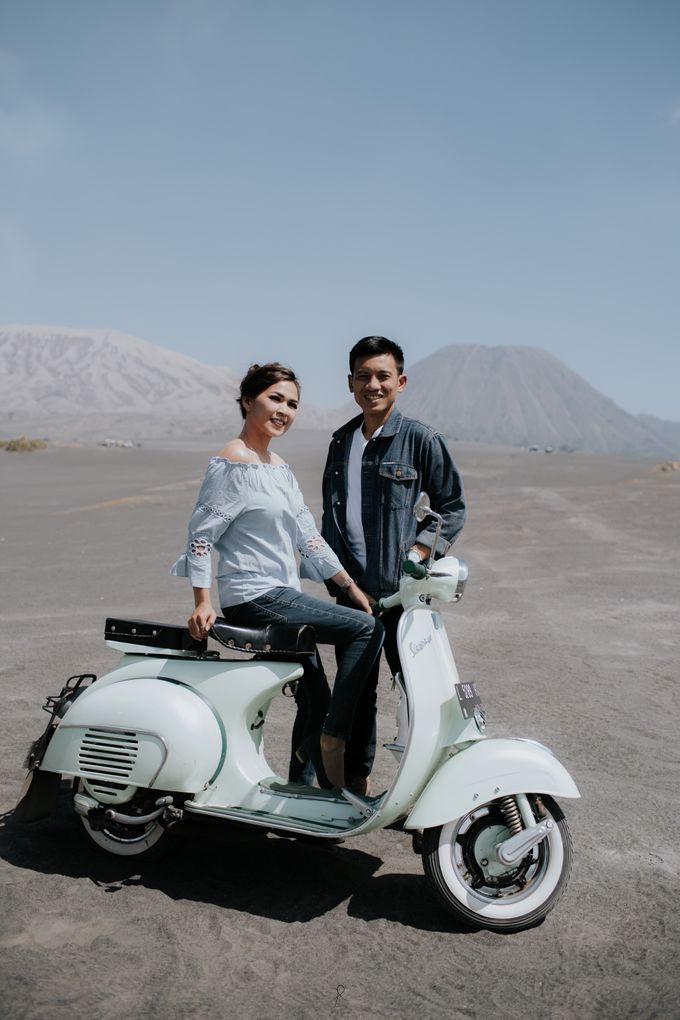 Bromo Prewedding Yudhi & Jillie by AHENjunius Photography - 045 Bromo Prewedding Yudhi & Jillie by AHENjunius Photography - 045