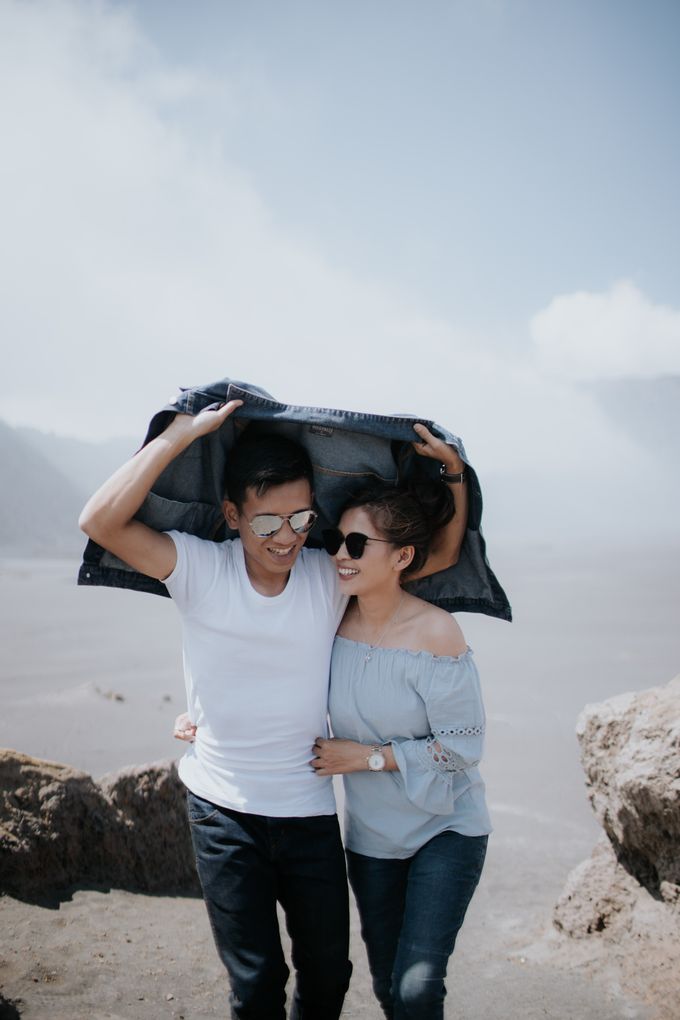 Bromo Prewedding Yudhi & Jillie by AHENjunius Photography - 048 Bromo Prewedding Yudhi & Jillie by AHENjunius Photography - 048