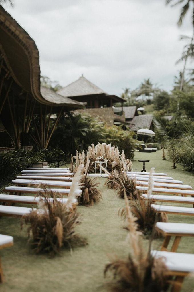 Earthy eclectic wedding by Mandapa, a Ritz-Carlton Reserve - 004 Earthy eclectic wedding by Mandapa, a Ritz-Carlton Reserve - 004