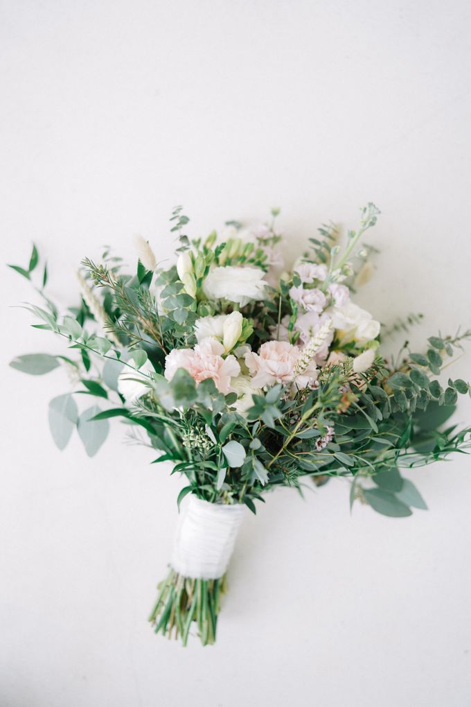 Intimate Natural Greenery Wedding at Alila Uluwatu Villa by Silverdust Decoration - 035 Intimate Natural Greenery Wedding at Alila Uluwatu Villa by Silverdust Decoration - 035