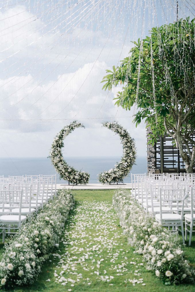 Intimate Natural Greenery Wedding at Alila Uluwatu Villa by Silverdust Decoration - 040 Intimate Natural Greenery Wedding at Alila Uluwatu Villa by Silverdust Decoration - 040