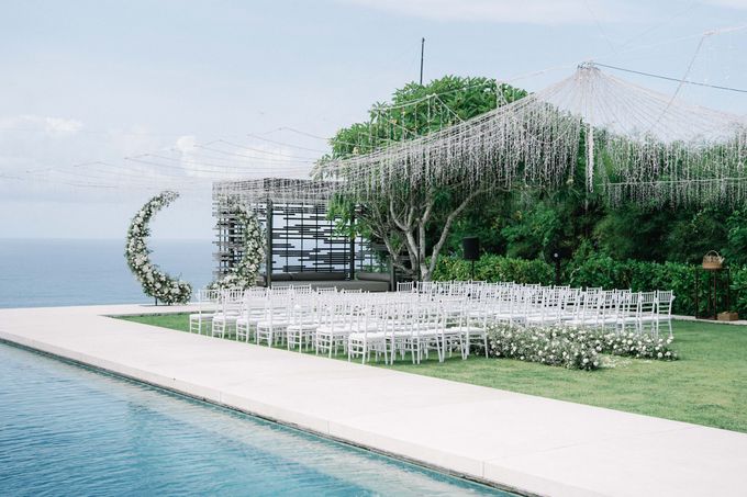 Intimate Natural Greenery Wedding at Alila Uluwatu Villa by Silverdust Decoration - 041 Intimate Natural Greenery Wedding at Alila Uluwatu Villa by Silverdust Decoration - 041