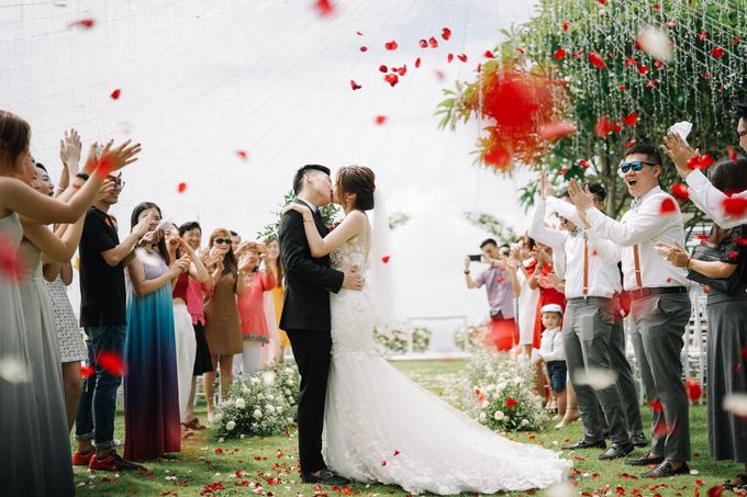 Intimate Natural Greenery Wedding at Alila Uluwatu Villa by Silverdust Decoration - 047 Intimate Natural Greenery Wedding at Alila Uluwatu Villa by Silverdust Decoration - 047