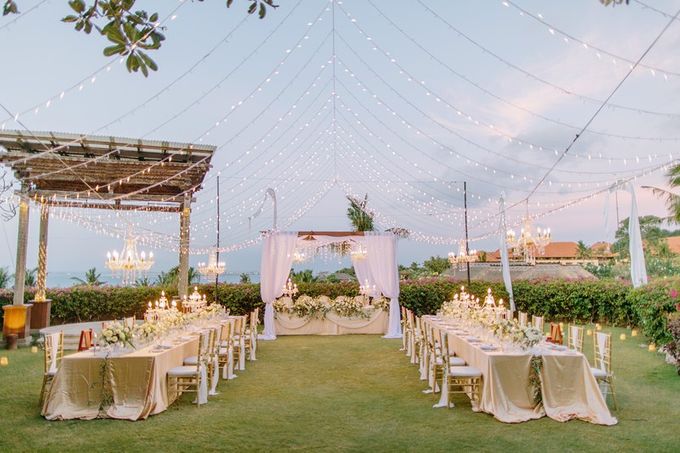 White & Gold Dinner Decoration at Asmara Gazebo by Bali Izatta Wedding Planner & Wedding Florist Decorator - 012