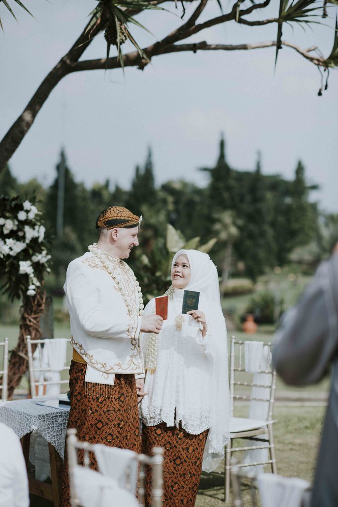 Intan & Rado's Wedding by akar photography - 003 Intan & Rado's Wedding by akar photography - 003