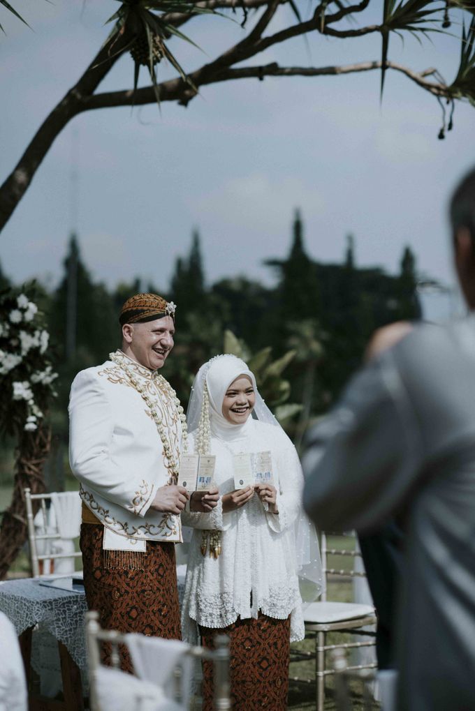 Intan & Rado's Wedding by akar photography - 004