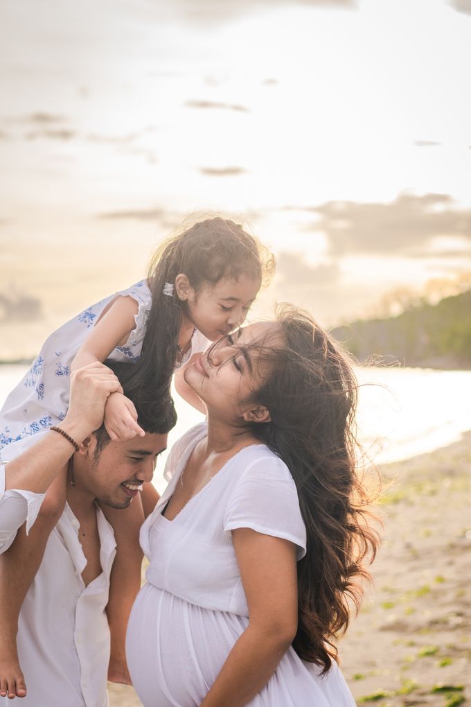 Maternity session with Ibu Wulan & family by Alebar Photography - 001