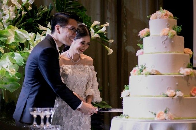 AN UNDERSTATED WEDDING ADORNED WITH GREENERY by Wong Hang Distinguished Tailor - 002