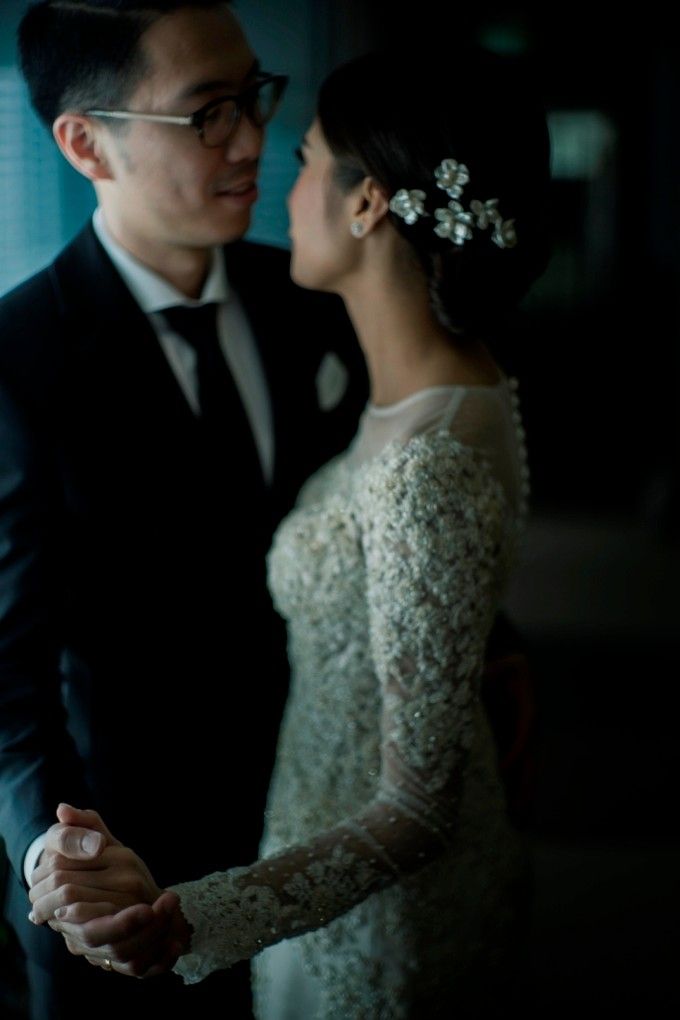 AN UNDERSTATED WEDDING ADORNED WITH GREENERY by Wong Hang Distinguished Tailor - 009