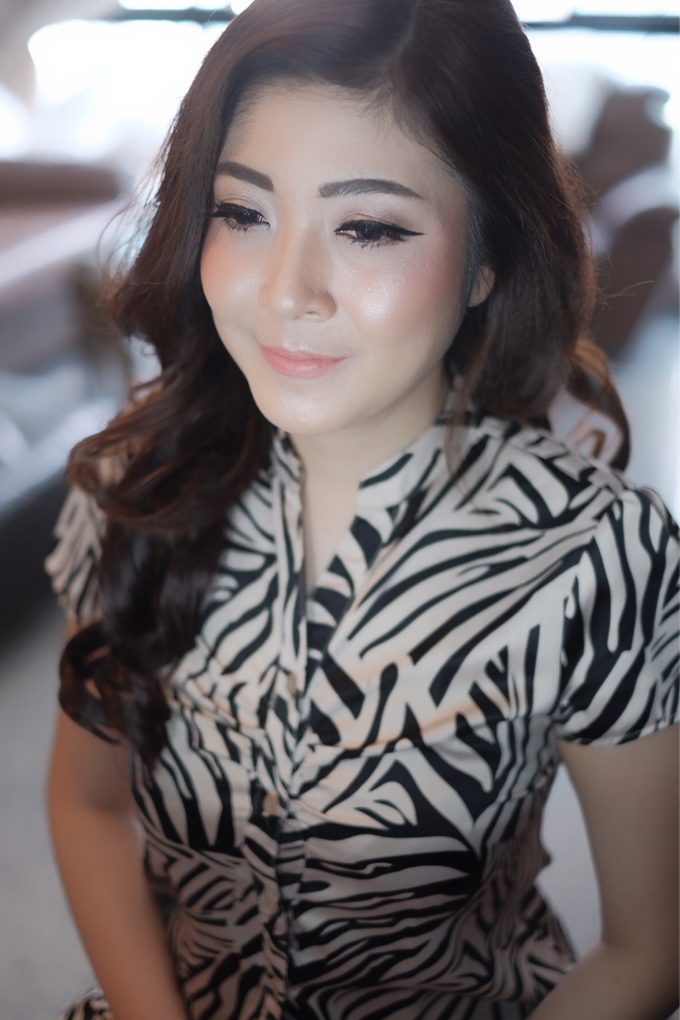 Ms. Nova by Anastasia Megan Makeup Artist - 010 Ms. Nova by Anastasia Megan Makeup Artist - 010
