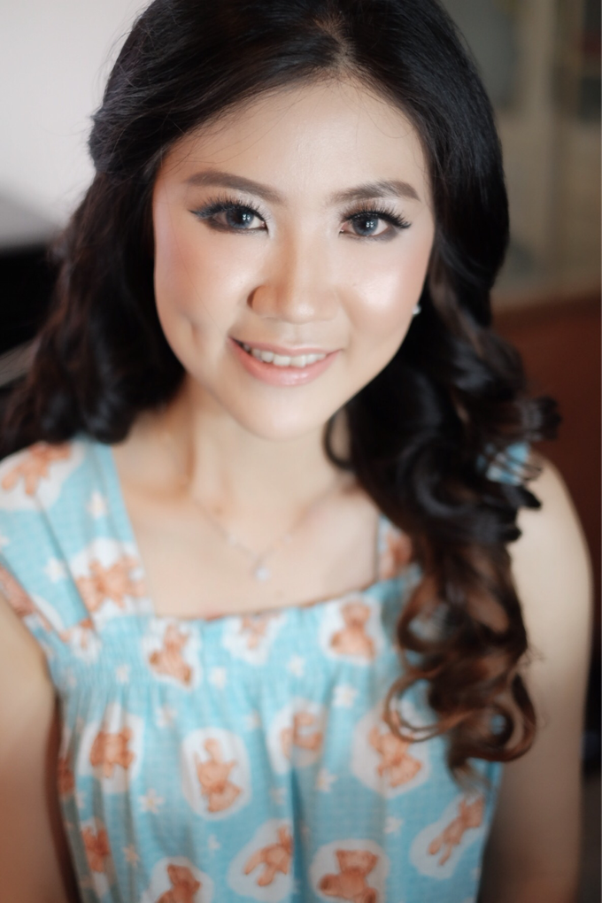 Ms. Dian by Anastasia Megan Makeup Artist - 003 Ms. Dian by Anastasia Megan Makeup Artist - 003
