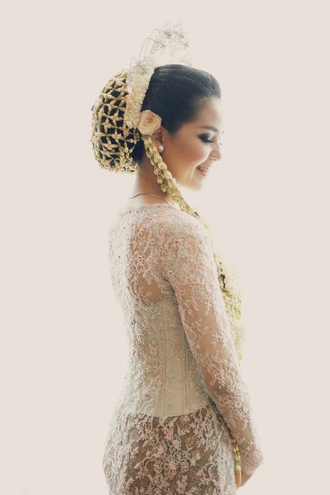 The Traditional Signature Wedding of Karla & Andhika by ThePhotoCap.Inc - 018 The Traditional Signature Wedding of Karla & Andhika by ThePhotoCap.Inc - 018