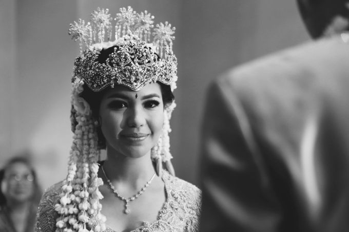 The Traditional Signature Wedding of Karla & Andhika by ThePhotoCap.Inc - 029 The Traditional Signature Wedding of Karla & Andhika by ThePhotoCap.Inc - 029