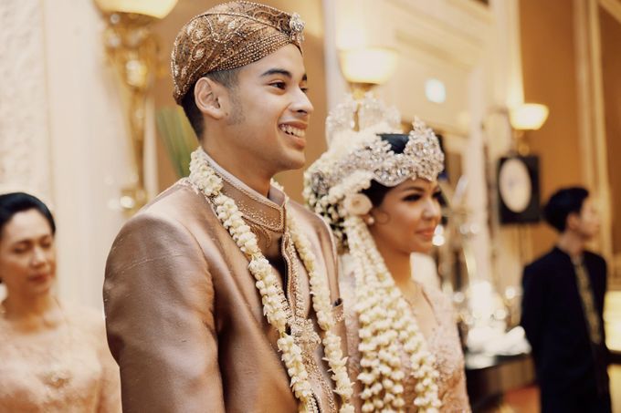 The Traditional Signature Wedding of Karla & Andhika by ThePhotoCap.Inc - 031 The Traditional Signature Wedding of Karla & Andhika by ThePhotoCap.Inc - 031
