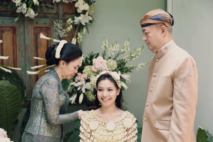 The Traditional Signature Wedding of Karla & Andhika by ThePhotoCap.Inc - 032 The Traditional Signature Wedding of Karla & Andhika by ThePhotoCap.Inc - 032