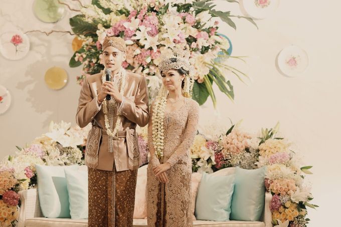 The Traditional Signature Wedding of Karla & Andhika by ThePhotoCap.Inc - 035 The Traditional Signature Wedding of Karla & Andhika by ThePhotoCap.Inc - 035